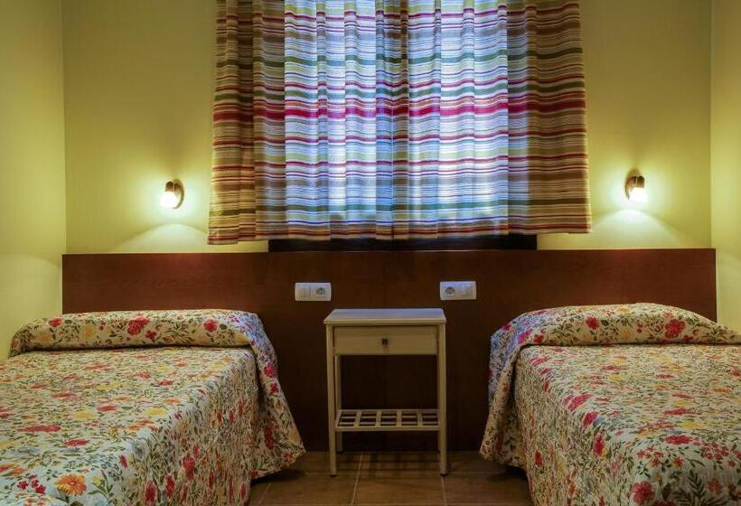 Номер Стандарт Трехместный, Hostal Parque Natural