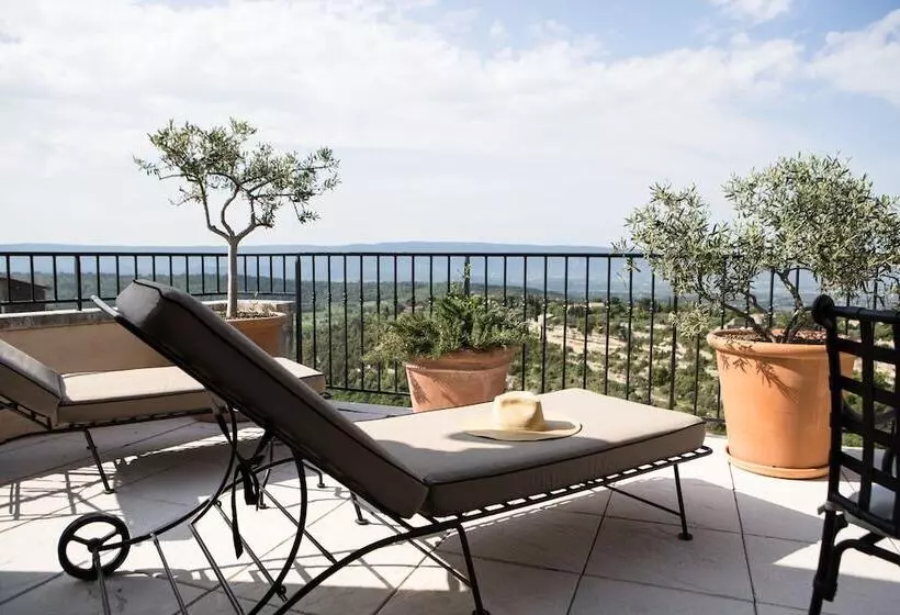 Suite with Terrace, Airelles Gordes, La Bastide