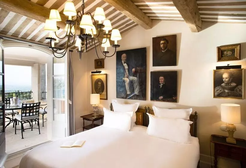 Suite with Terrace, Airelles Gordes, La Bastide