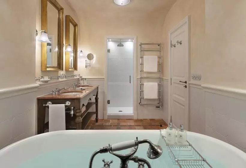 سوییت, Airelles Gordes, La Bastide