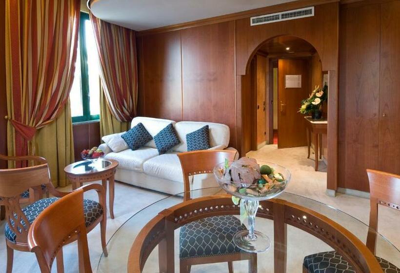 סוויטה עם ג'קוזי, As Hotel Monza