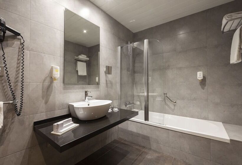 اتاق استاندارد چهار تخته, Gran Bilbao