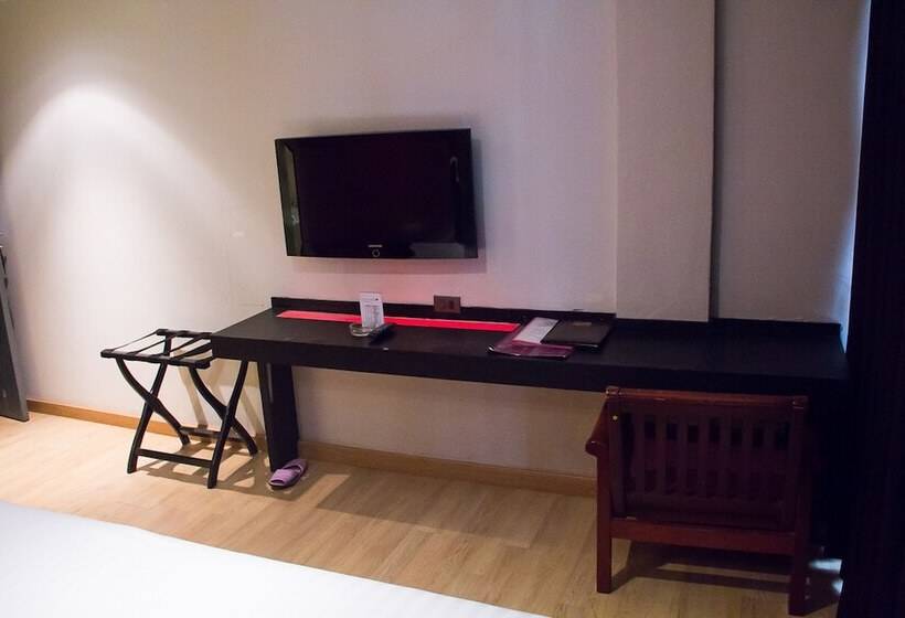 חדר דלוקס, Grand Inn