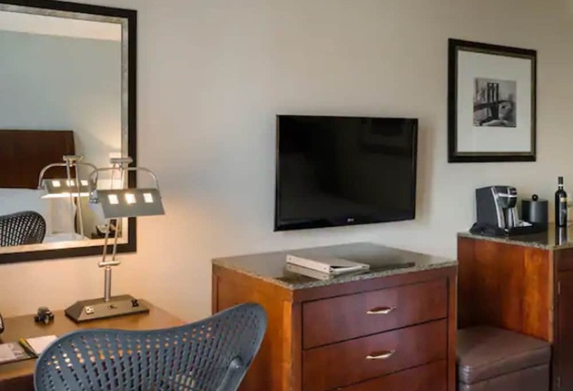 带2个双人床的标准工作室, Hilton Garden Inn New York/tribeca