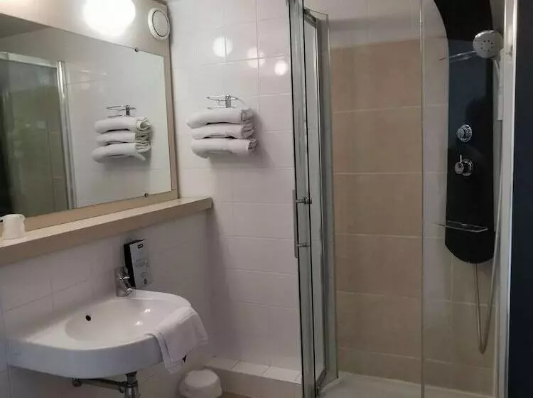 Standard Room, Kyriad Chartres