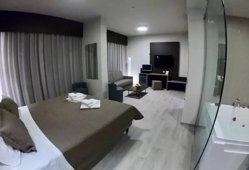 Suite Junior, Santin
