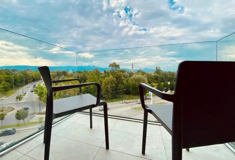 Camera Superiore con Balcone, Santin