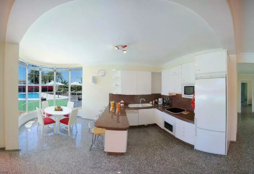 ویلای 2 خوابه, Siesta Suites