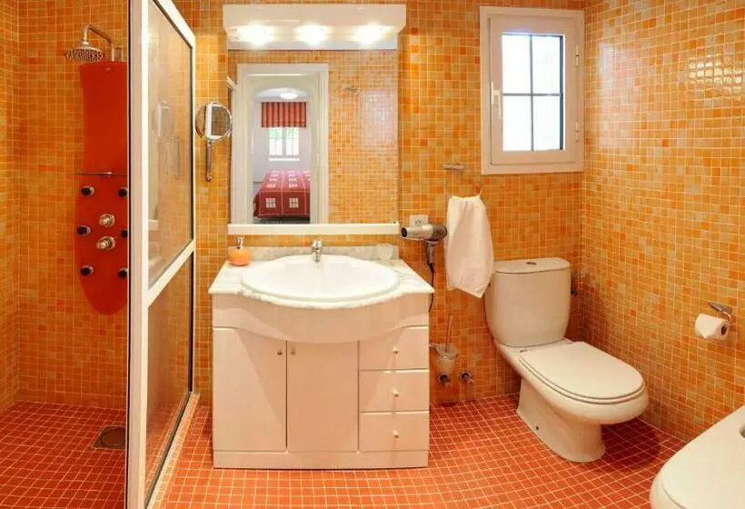 ویلای 2 خوابه, Siesta Suites