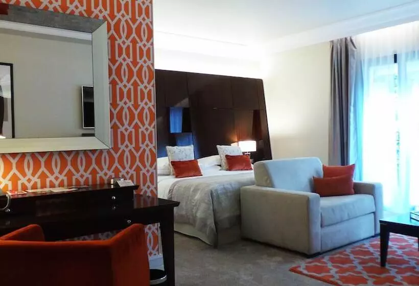 Deluxe Room, & Spa Le Pavillon