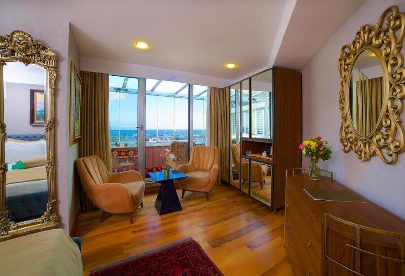 سوییت جونیور با چشم‌انداز دریا, Zagreb