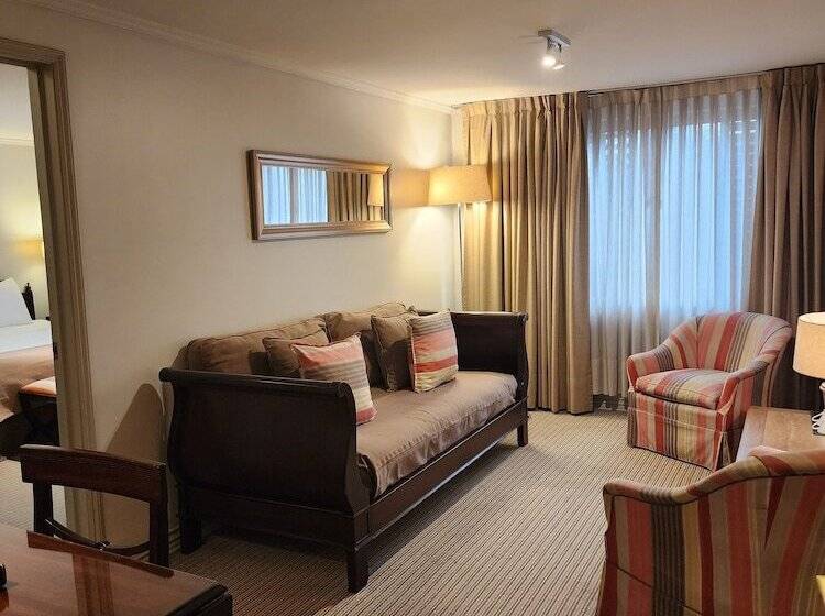 סוויטת ג'וניור, Los Espanoles Plus