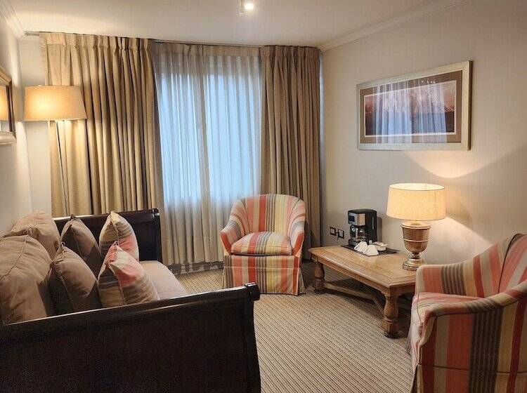 סוויטת ג'וניור, Los Espanoles Plus