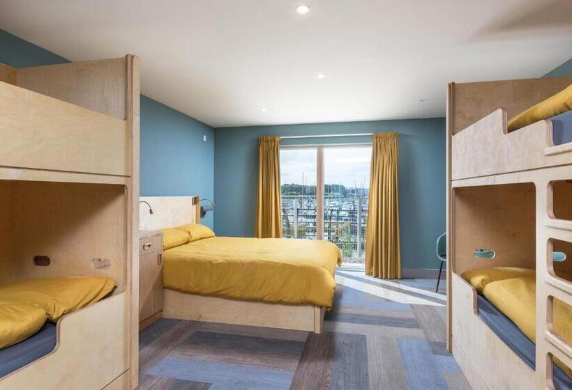 家庭间, Radcliffes Lodge