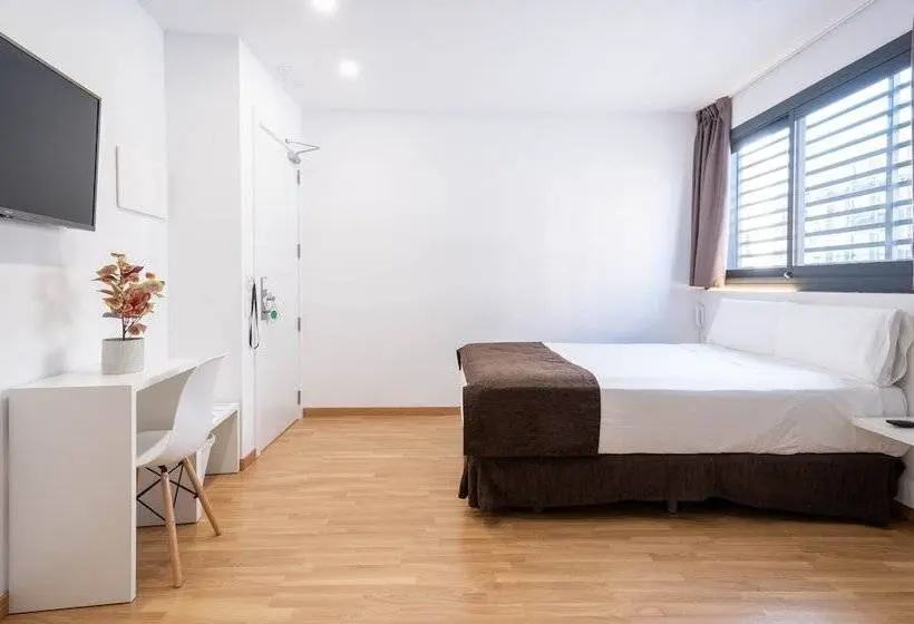 اتاق لوکس سه تخته, Bestprice Girona