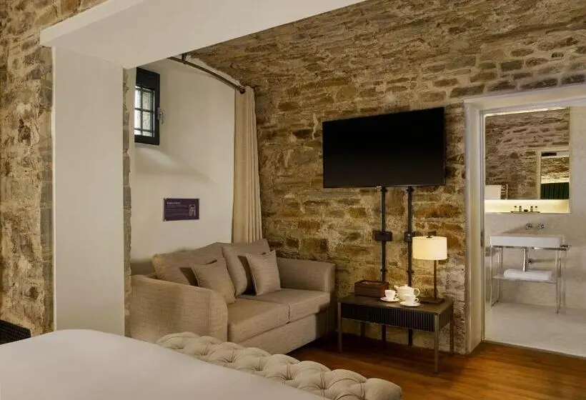 Perhehuone, Bodmin Jail