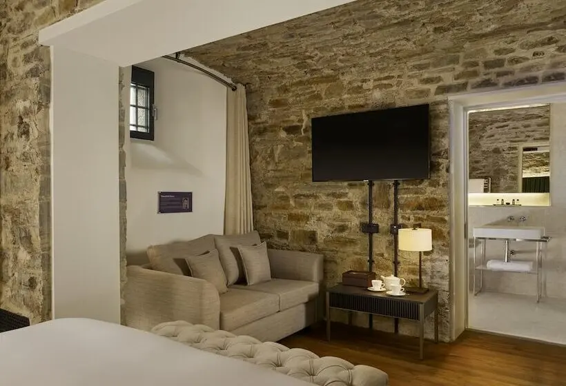 Perhehuone, Bodmin Jail