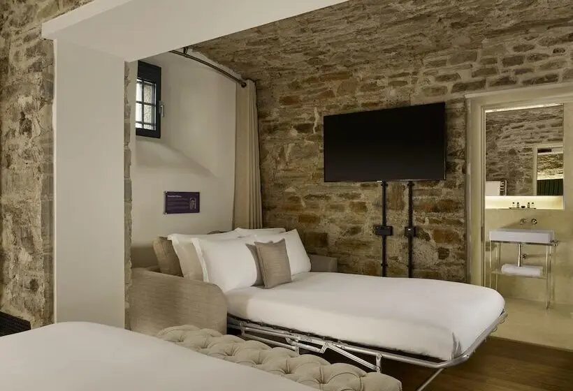 Perhehuone, Bodmin Jail