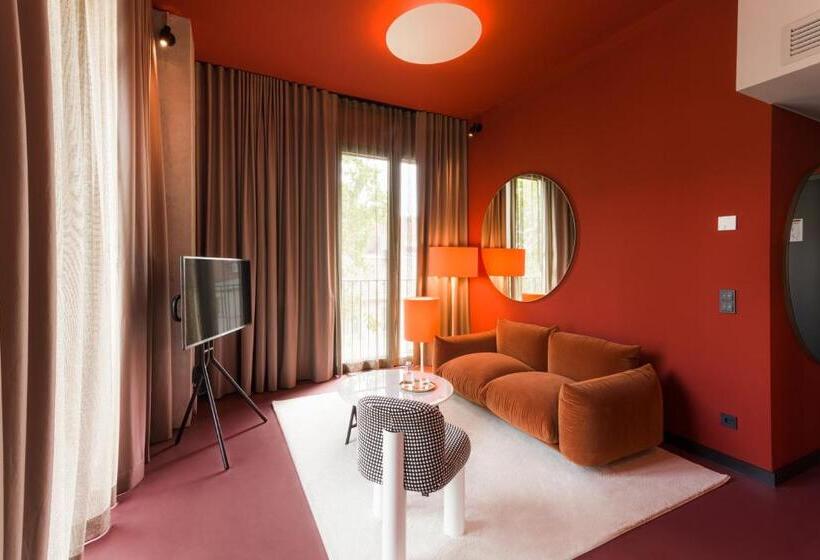 스위트, Emilu Design