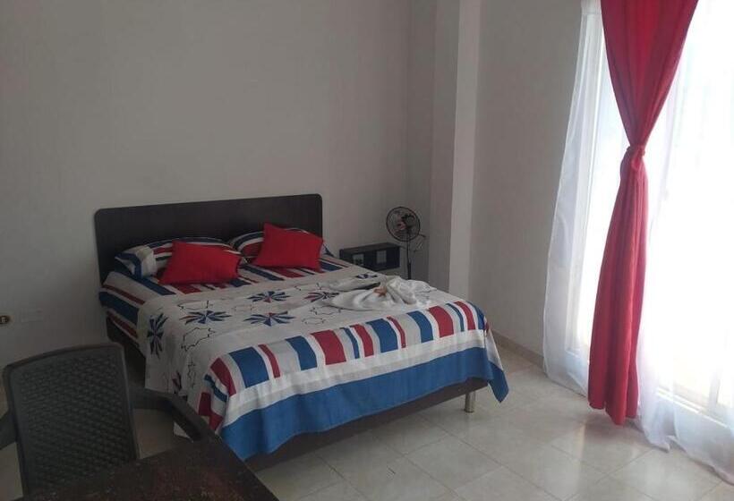 バルコニー付きスタンダードルーム, Luis ángel