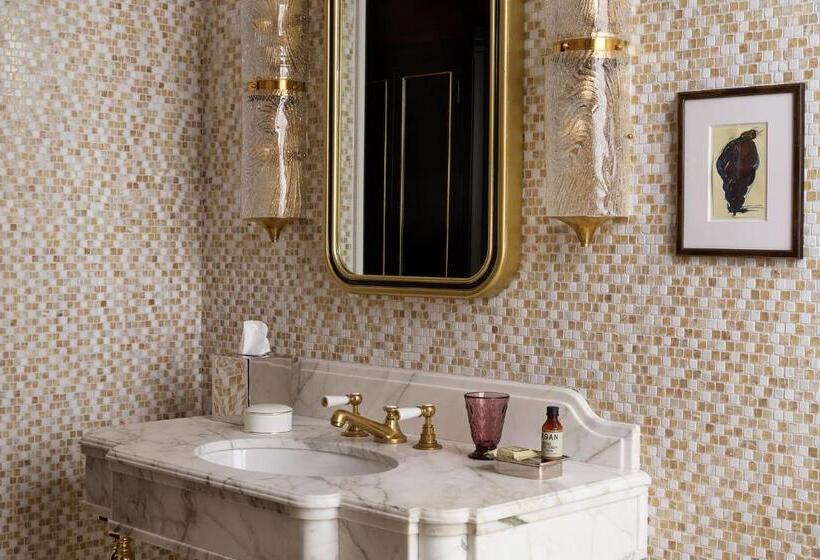 高级大房间, Nomad London