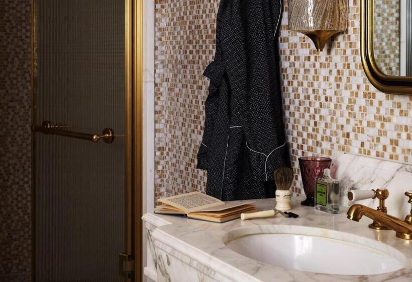 高级大房间, Nomad London