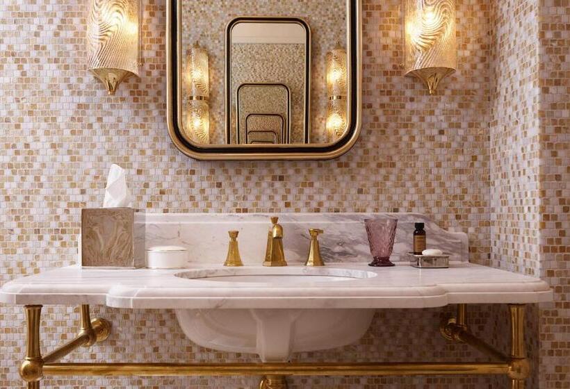 标准间, Nomad London