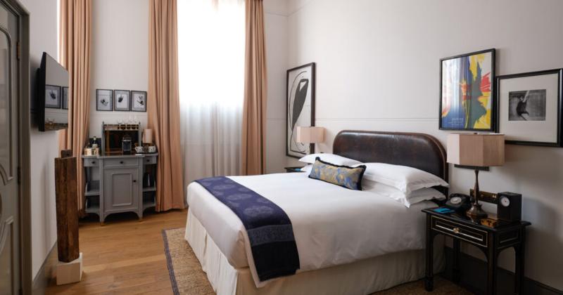 适合残疾人使用的标准间, Nomad London