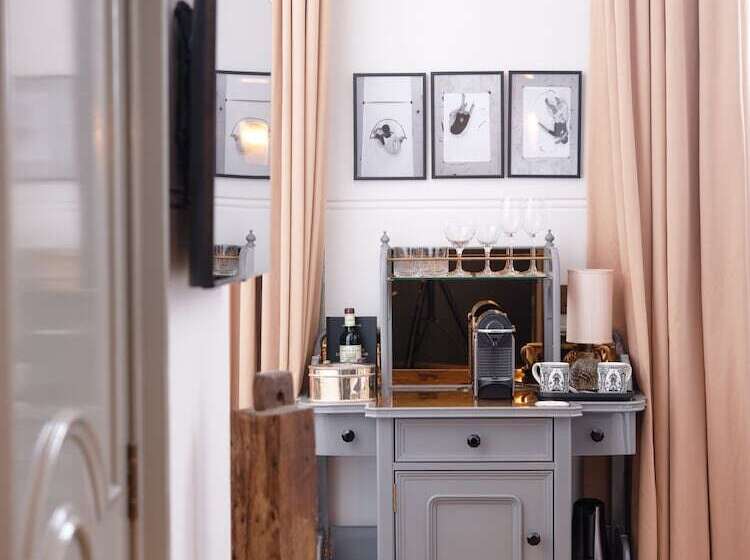 适合残疾人使用的标准间, Nomad London