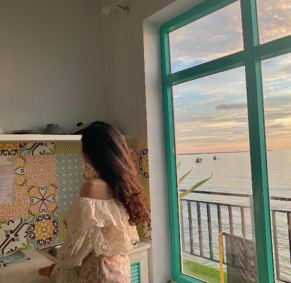 חדר סטנדרט נוף לים עם מרפסת, Chill House By The Beach