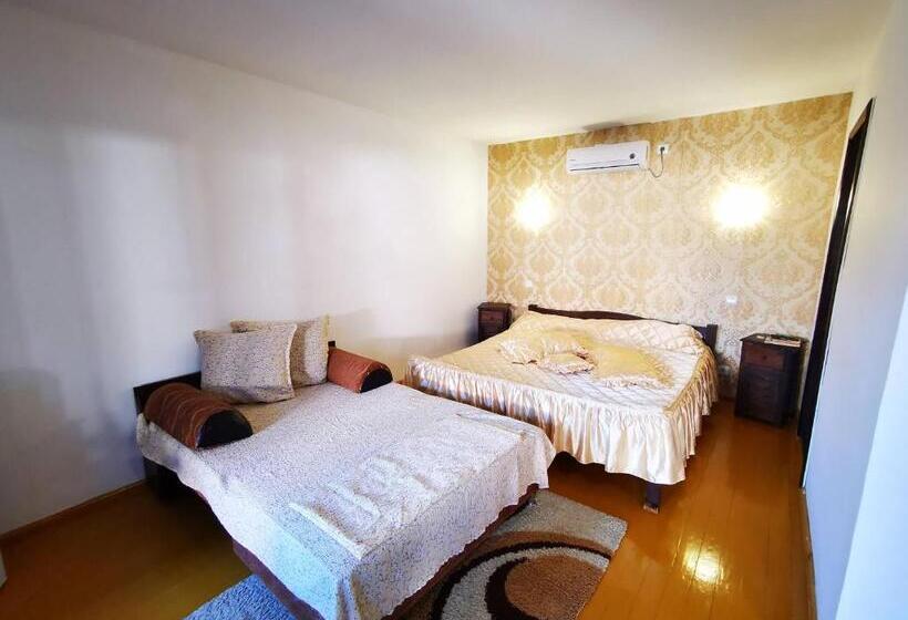 Pokój Standard Trzyosobowy, Complex Tropical