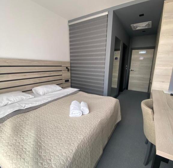 اتاق لوکس با تخت بزرگ, Super Seven Inn