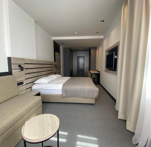 اتاق لوکس, Super Seven Inn