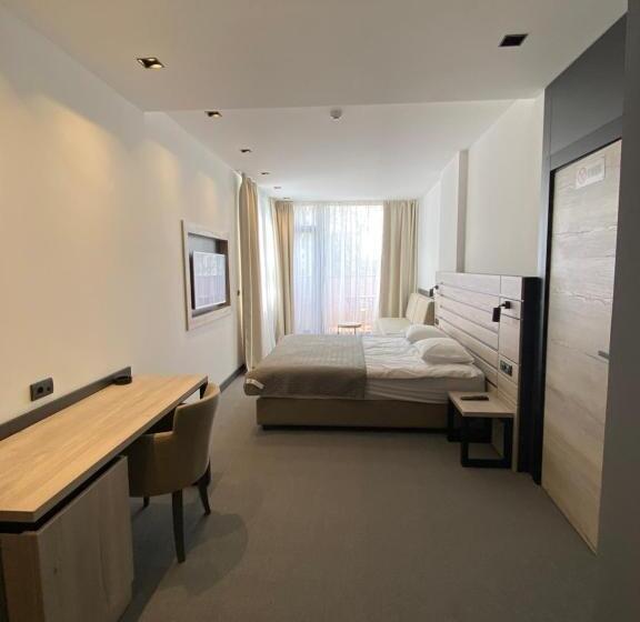 اتاق لوکس, Super Seven Inn