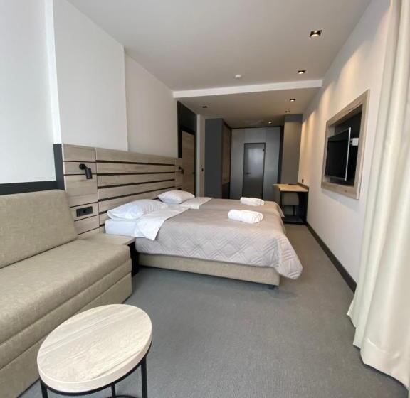 اتاق لوکس, Super Seven Inn