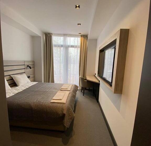 اتاق لوکس با تخت بزرگ, Super Seven Inn