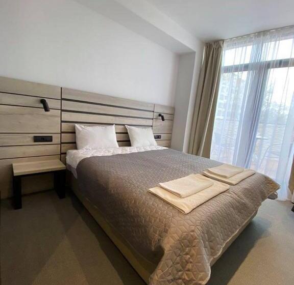 اتاق لوکس با تخت بزرگ, Super Seven Inn