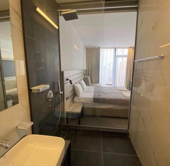 اتاق لوکس با تخت بزرگ, Super Seven Inn