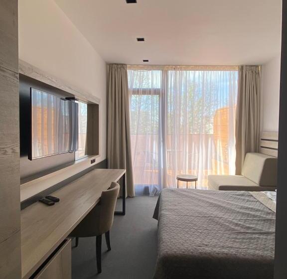 اتاق لوکس, Super Seven Inn