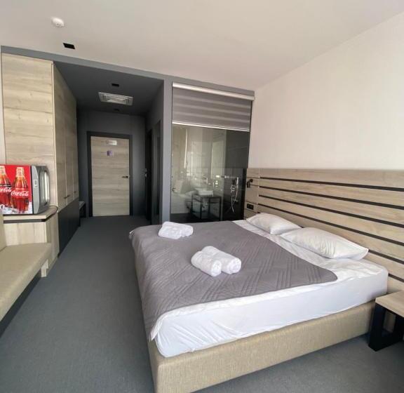 اتاق لوکس, Super Seven Inn