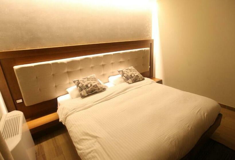 침실 1개 아파트, Alpin Llogara