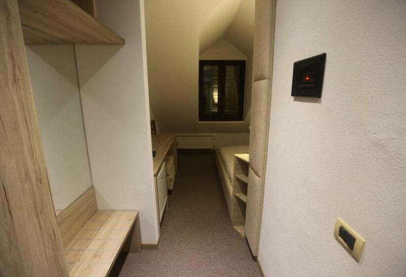 이코노미 싱글 룸, Alpin Llogara