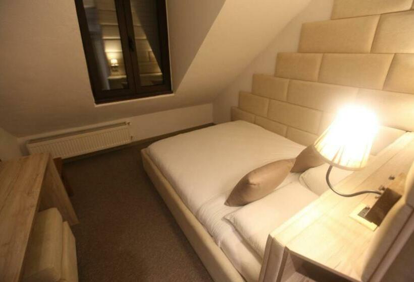 이코노미 싱글 룸, Alpin Llogara