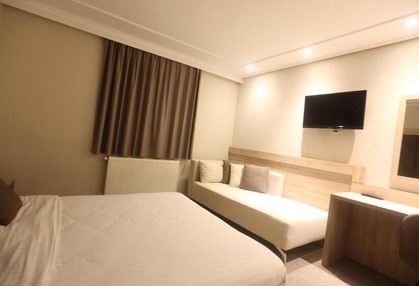 스탠다드 트리플 룸, Alpin Llogara