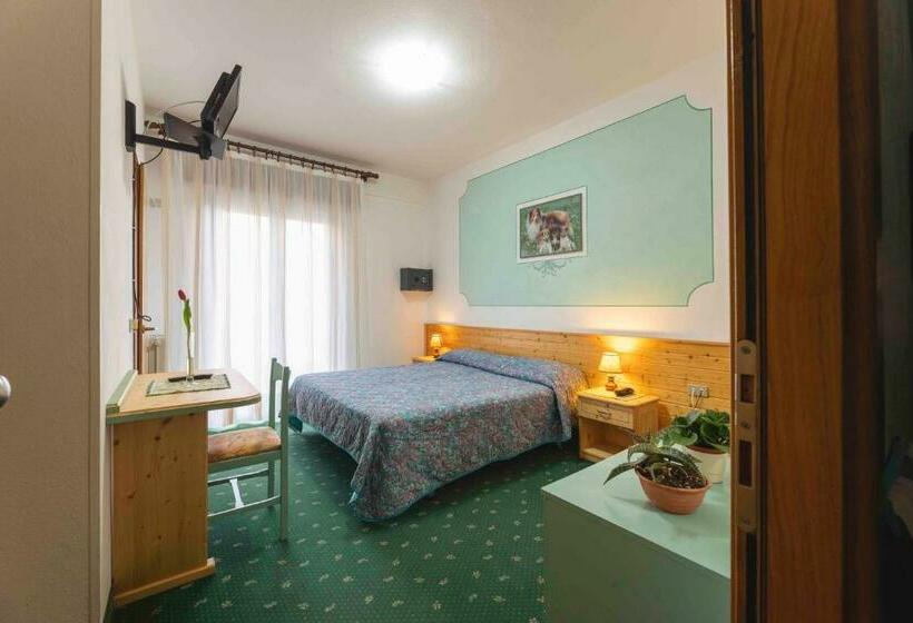 חדר אקונומי, Castel Mani