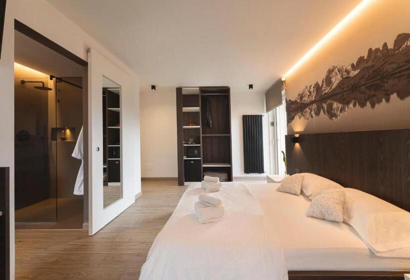 חדר סופריור, Castel Mani