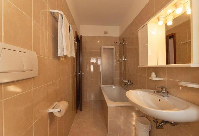 חדר סטנדרט, Castel Mani