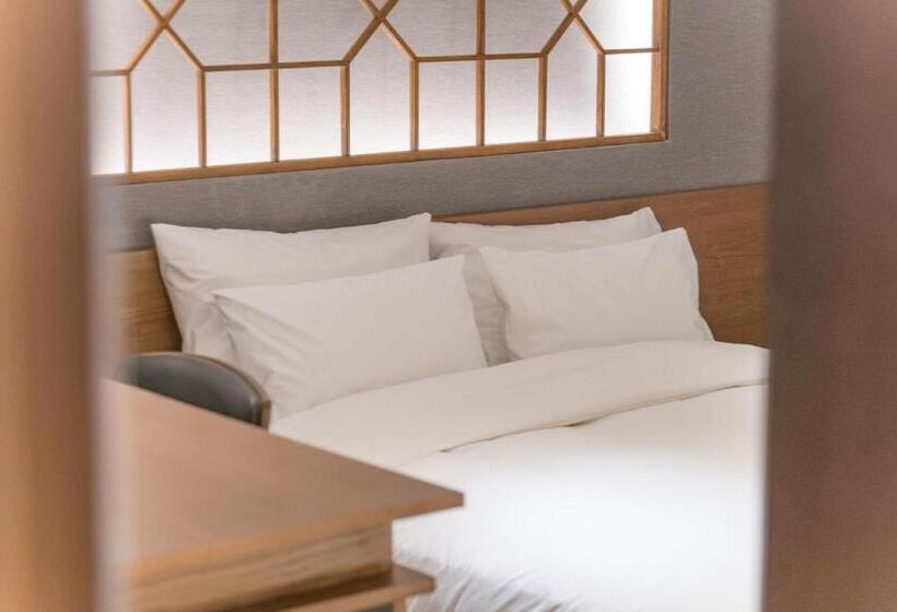 스위트, Yeon Hwa Moon