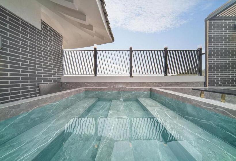 테라스 스위트, Yeon Hwa Moon