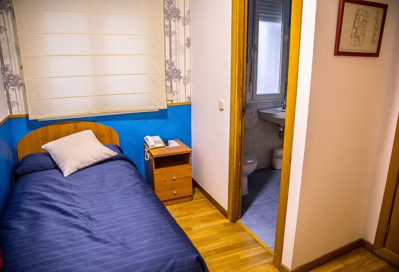 اتاق استاندارد یک نفره, Hostal Montaloya